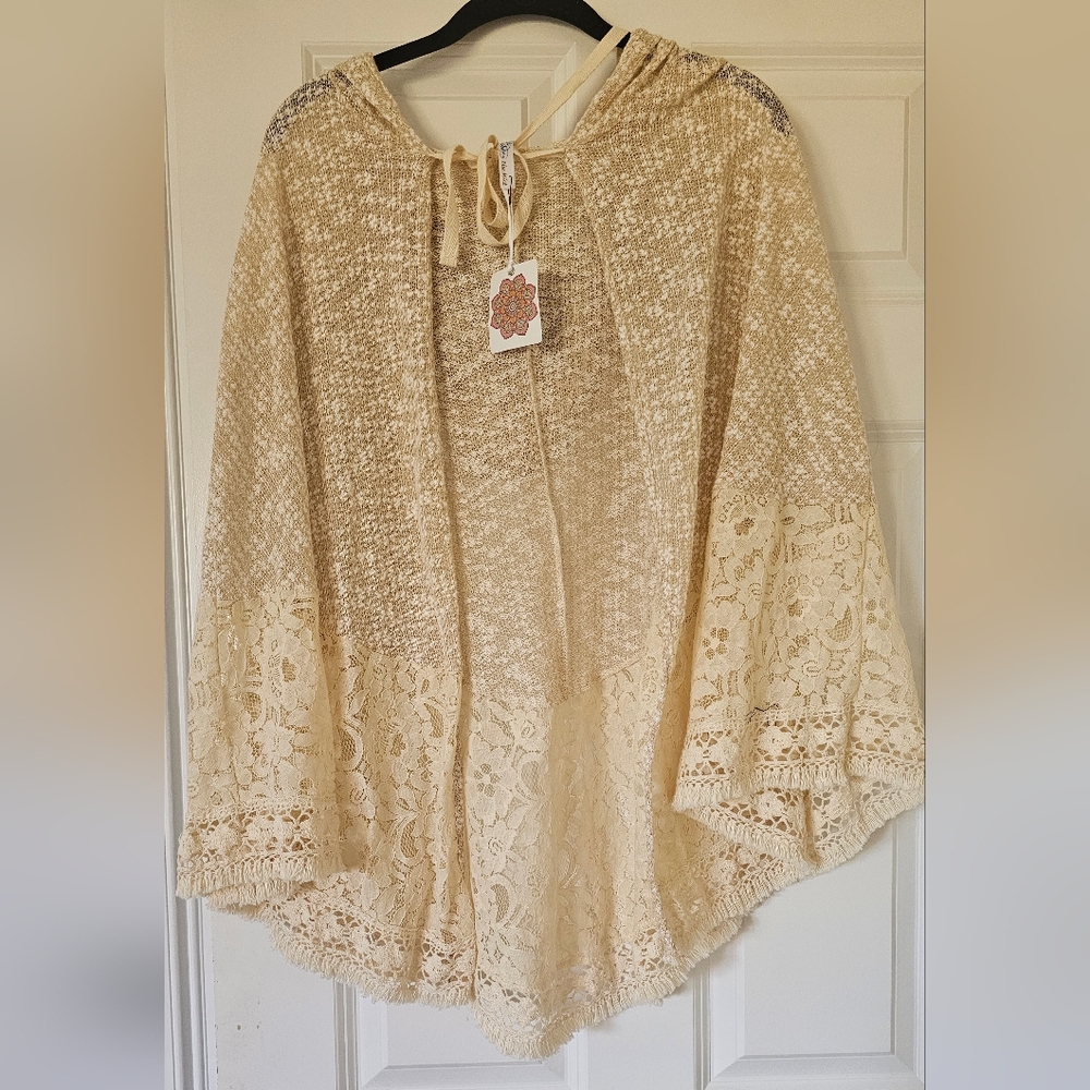 BLUE MINT Romantic Lace Cape